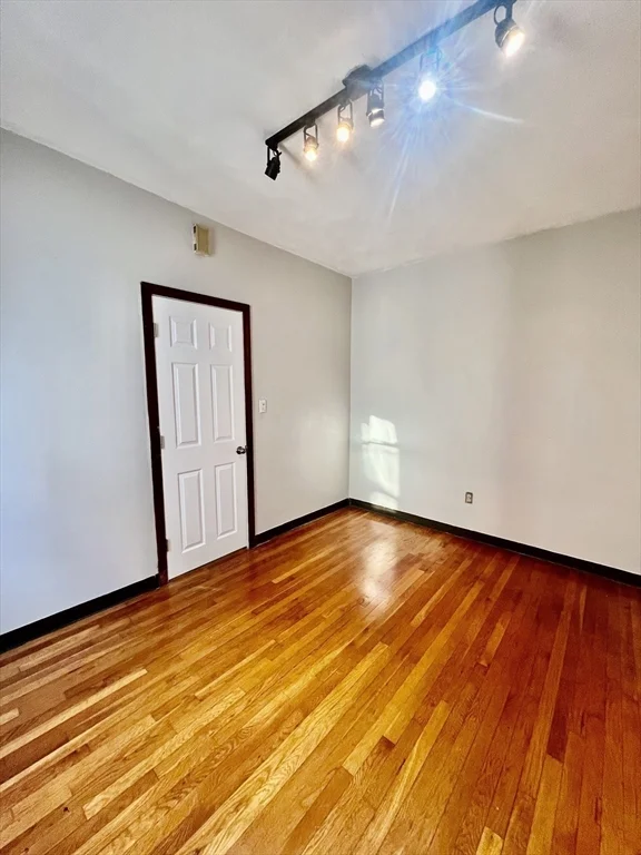 417-419 Ferry St, Everett