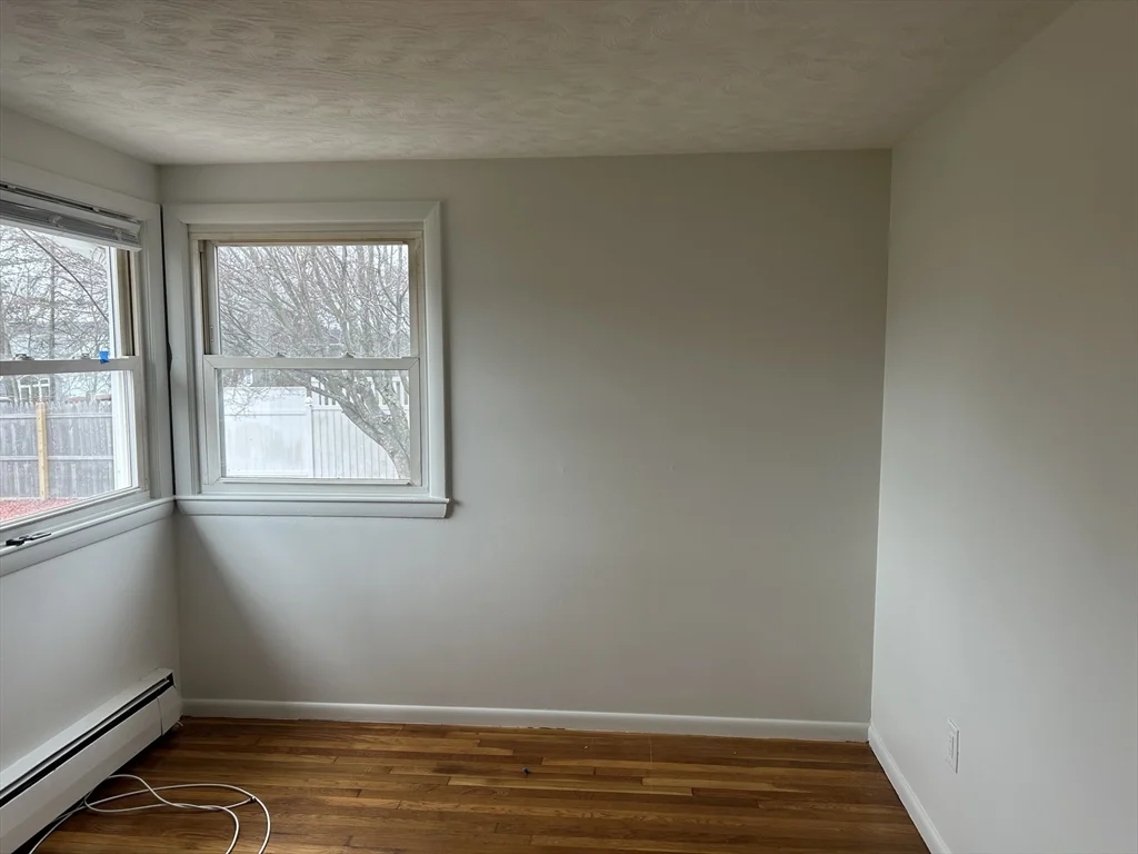 4 Meadowview Ln, Milford