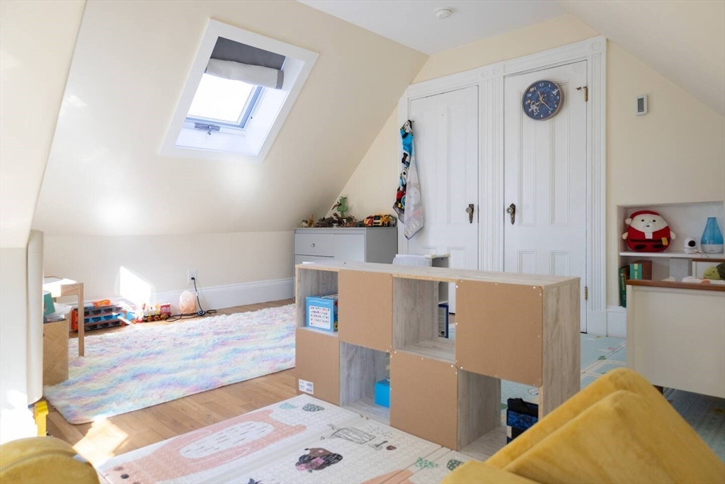 21 Edge Hill St, Jamaica Plain