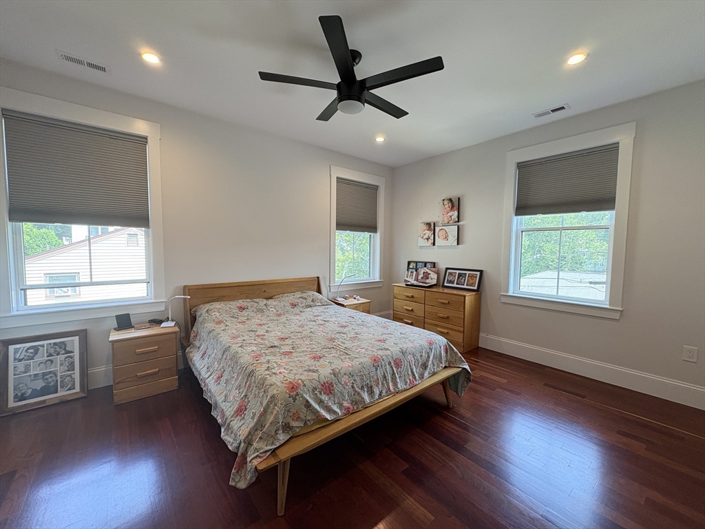 92 Dothan St, Arlington