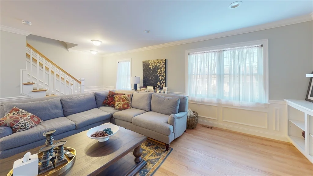 56 Albemarle Rd, Waltham