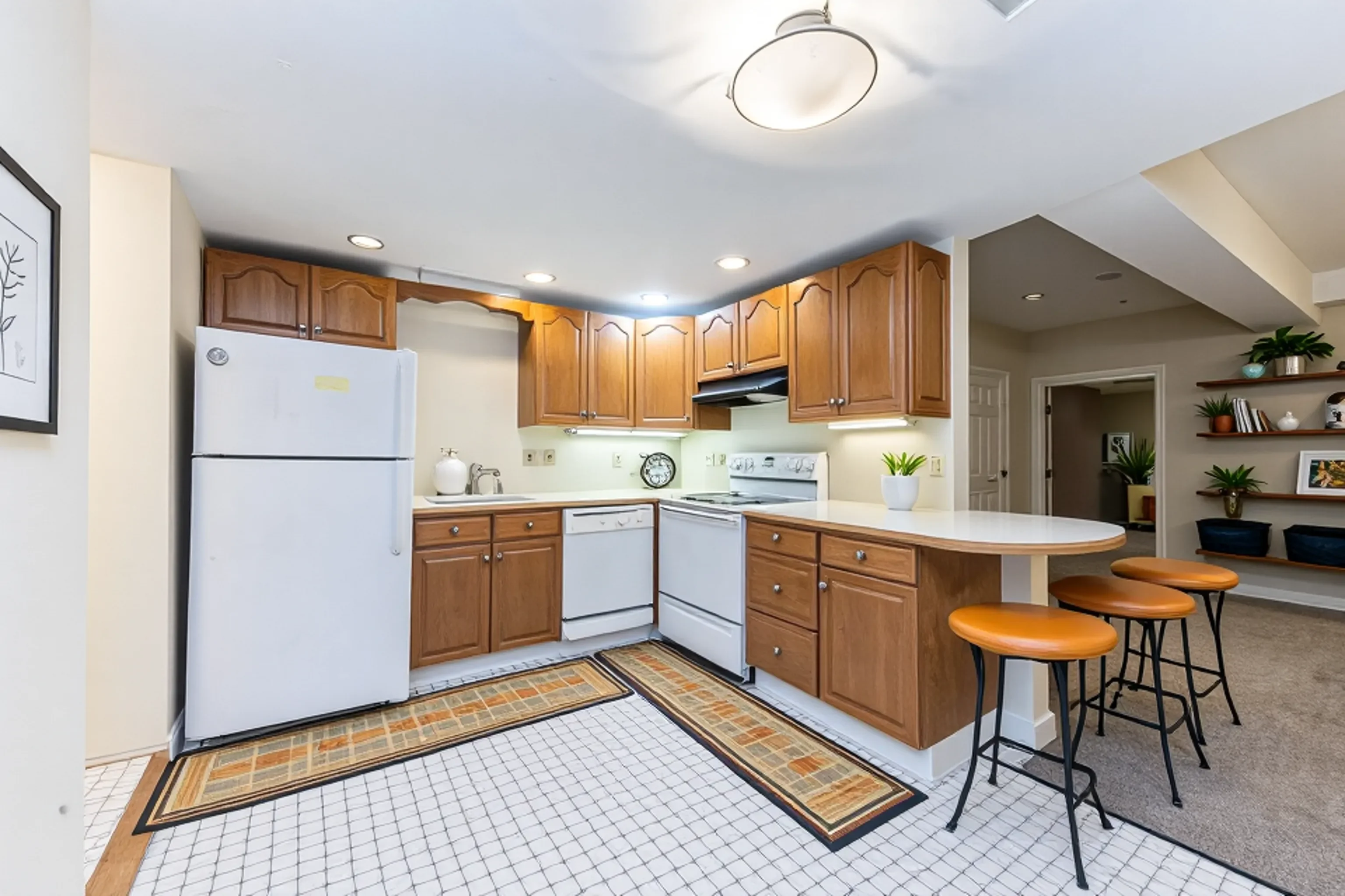 1090 Beacon St, Brookline