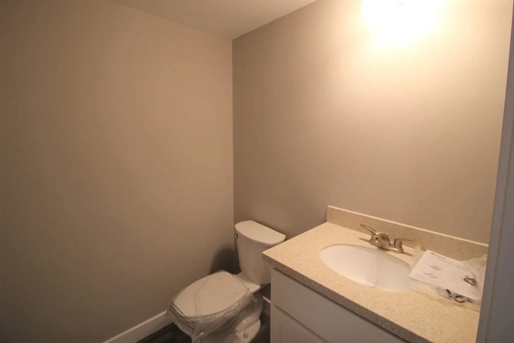 629 Washington St, Whitman