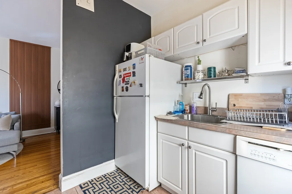 242 S Huntington Ave, Jamaica Plain