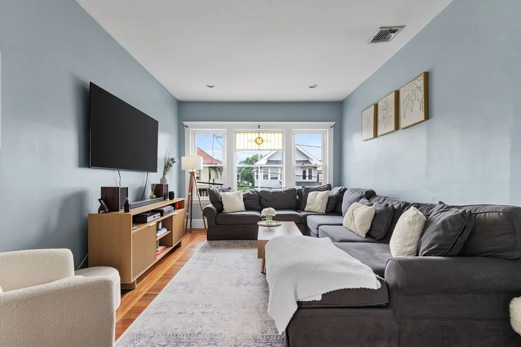 102 Harvard St, Tufts University