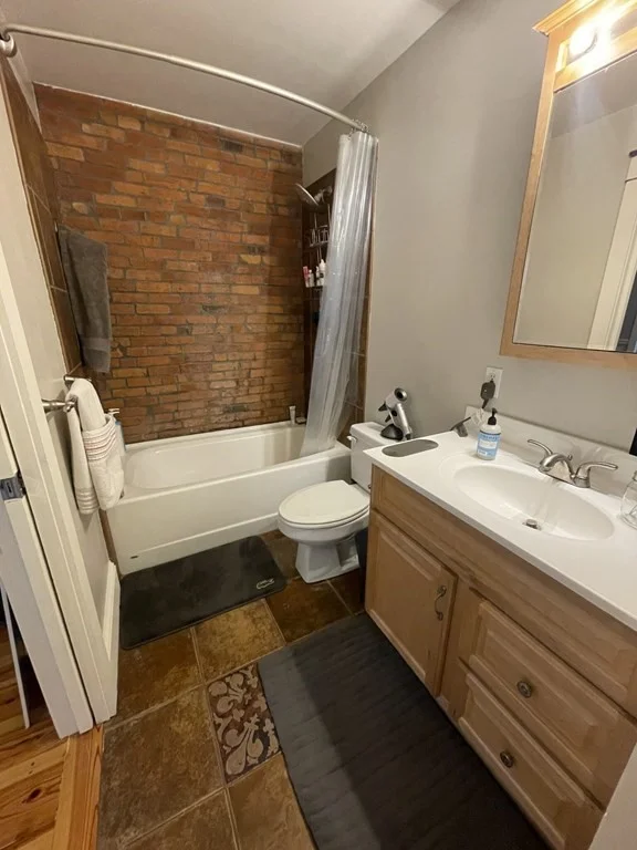 412 E Third St, South Boston