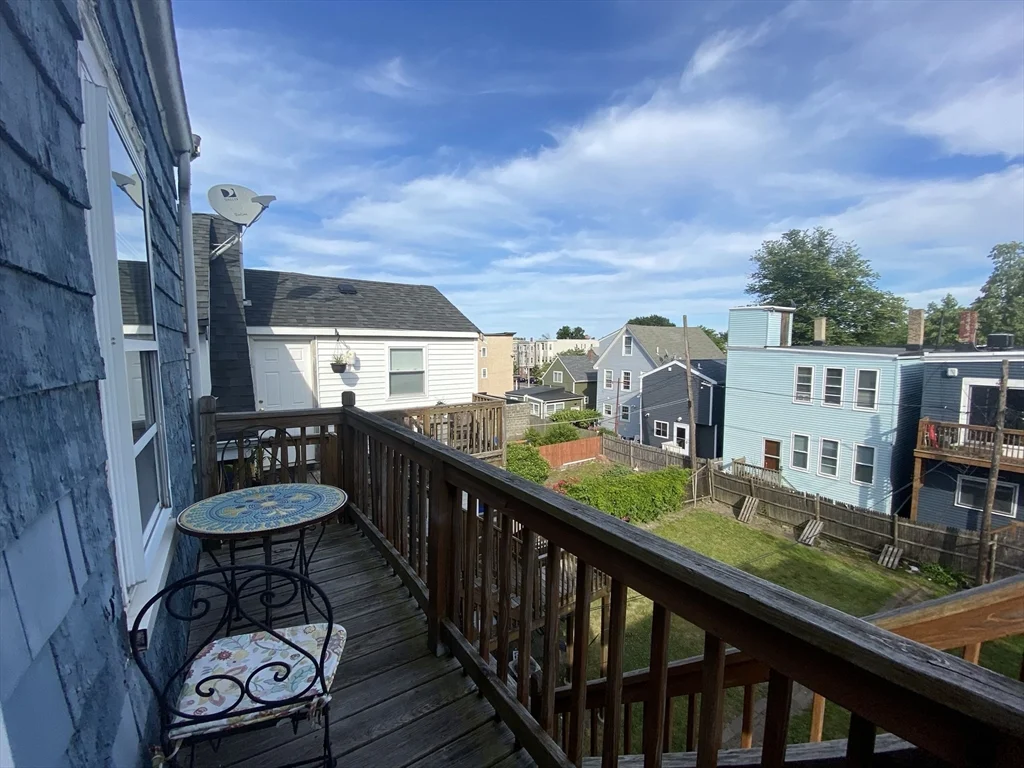 643 Saratoga St, East Boston