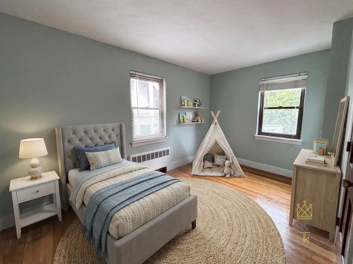 9 Reservoir Rd, Chestnut Hill