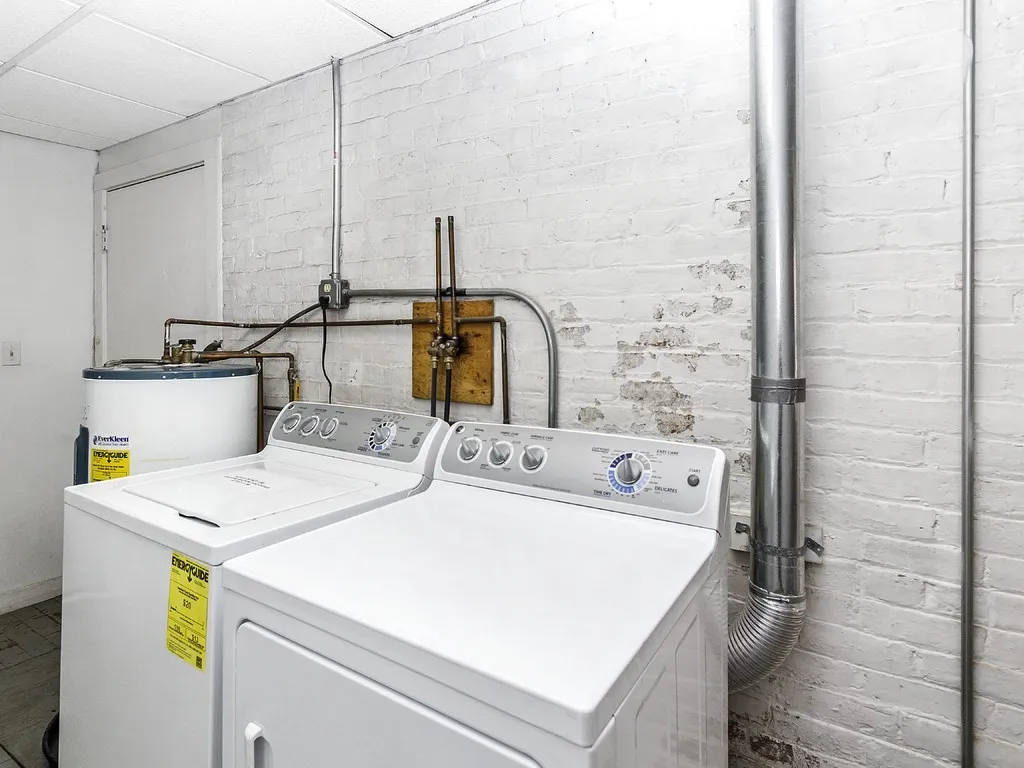 86 South, Leather District