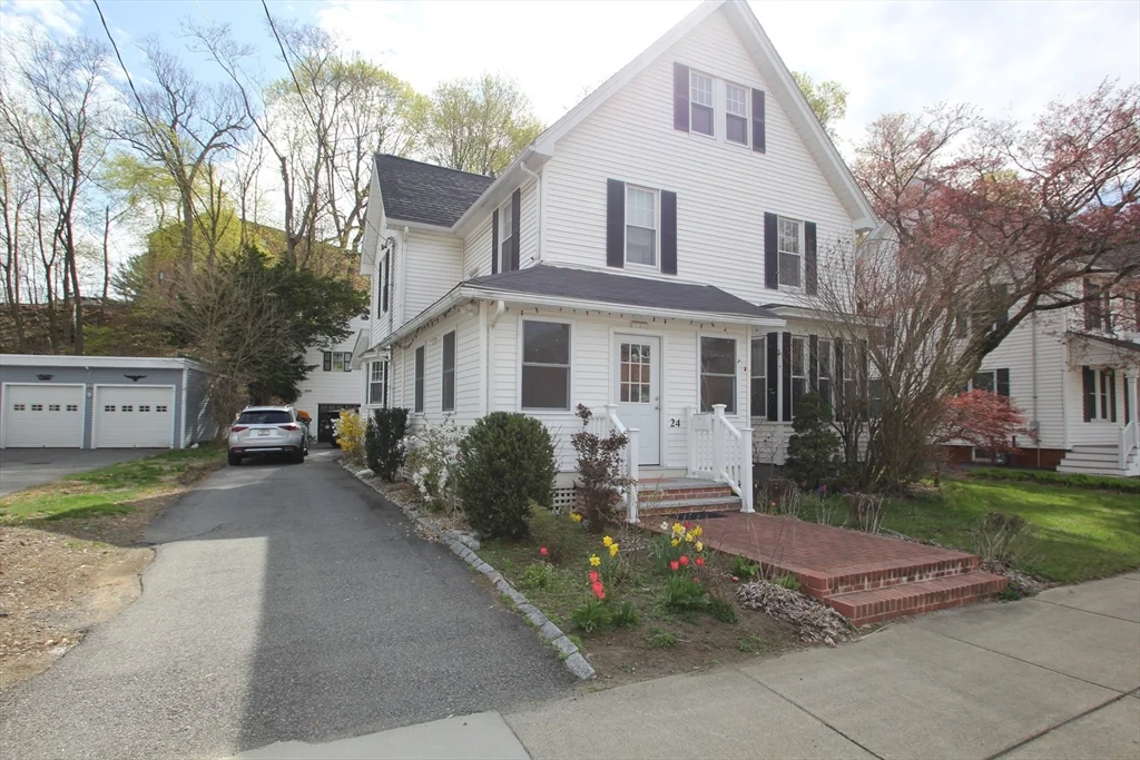 24 Arlington Rd, Woburn