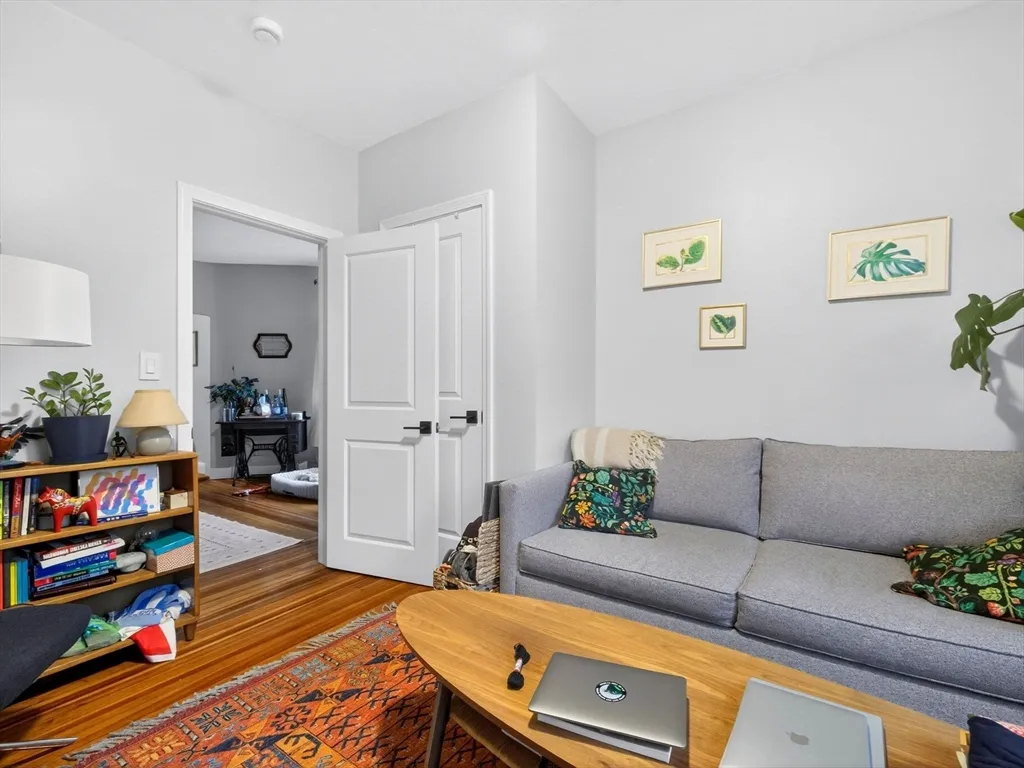 44 William St, Tufts University