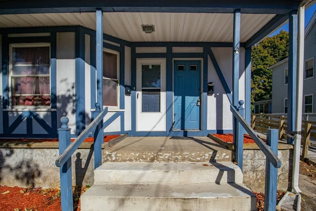 8 Linwood St, Holbrook