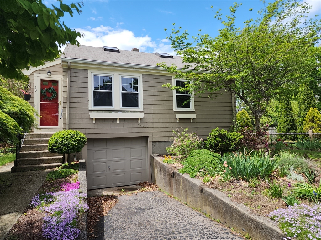 23 Brewster Rd, Weymouth