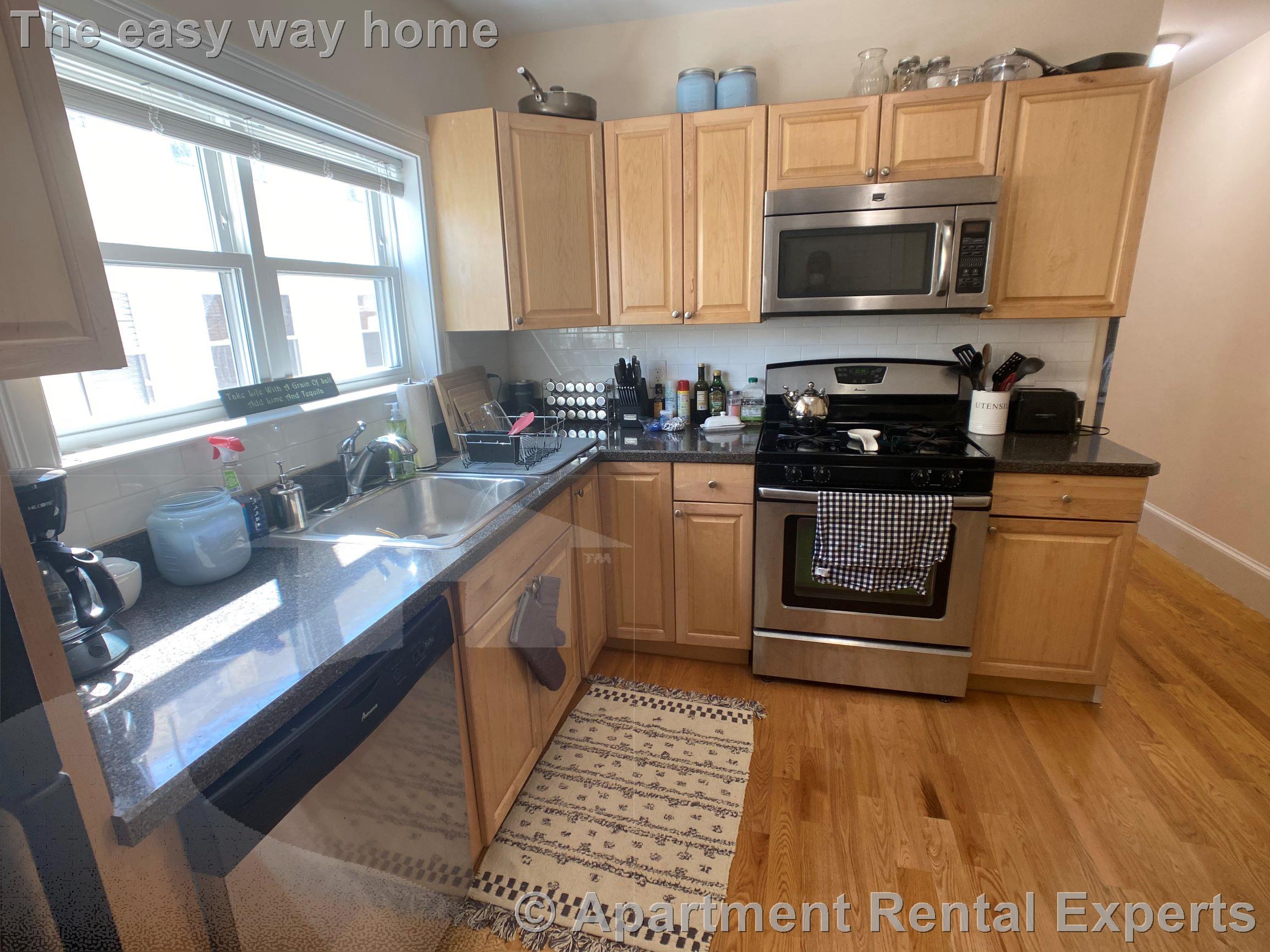 24 Willard Ave, Tufts