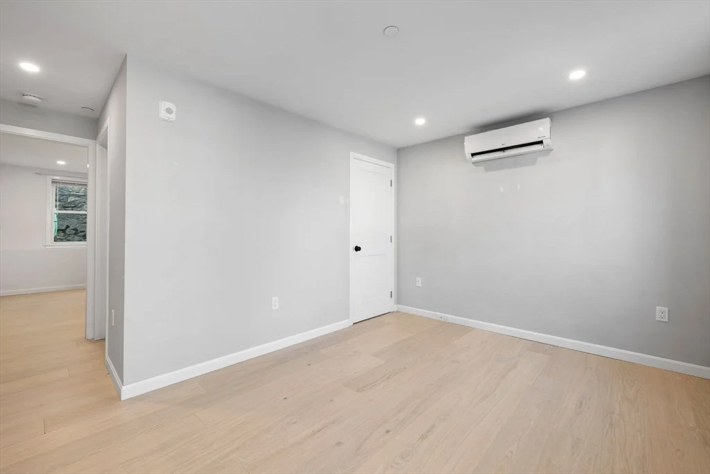 24 Ferrin St, Charlestown