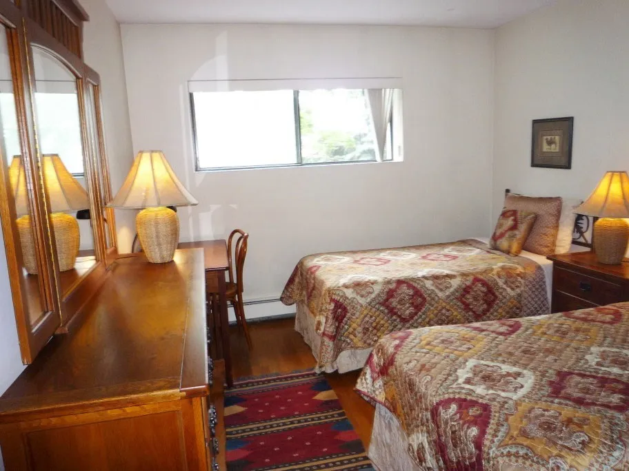 1643 Cambridge St, Mid-Cambridge