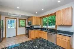 63 Pierrepont Rd, Newton Lower Falls