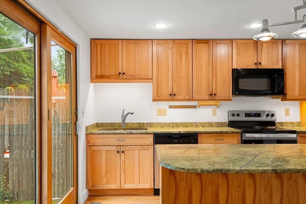 35 Merrimac, Amesbury