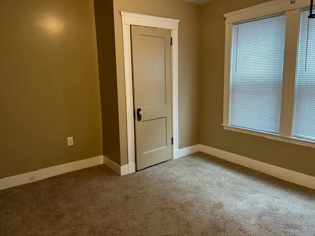 179 Elm St, Davis Square