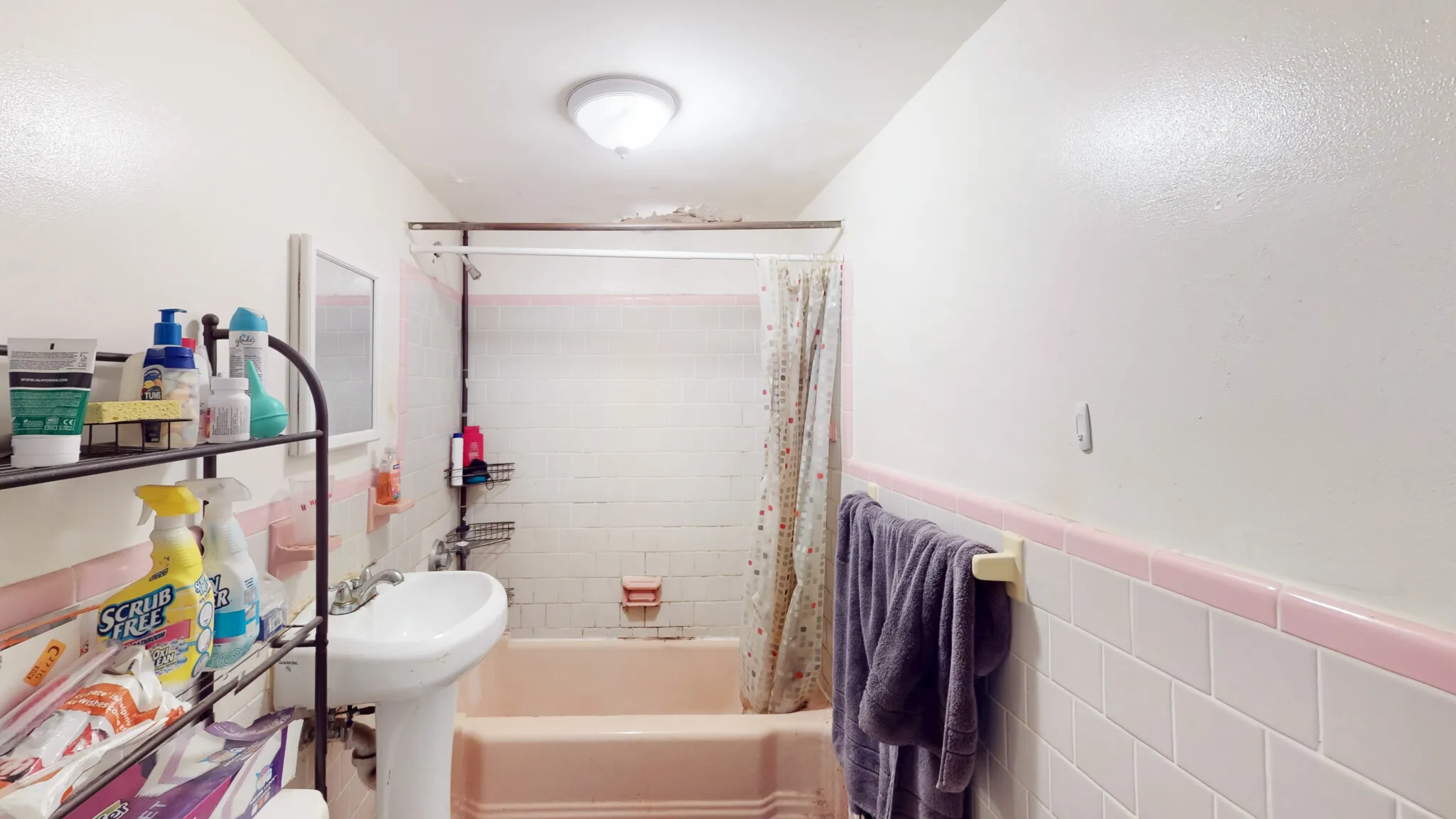 1069 Beacon St, Longwood