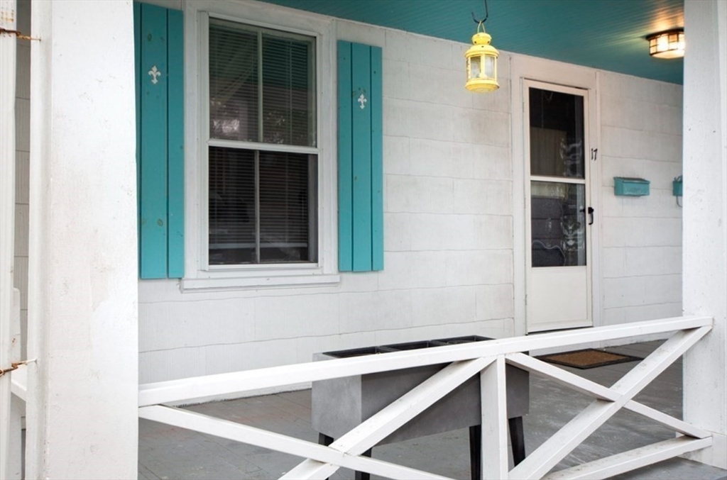 17 Suosso Ln, Plymouth