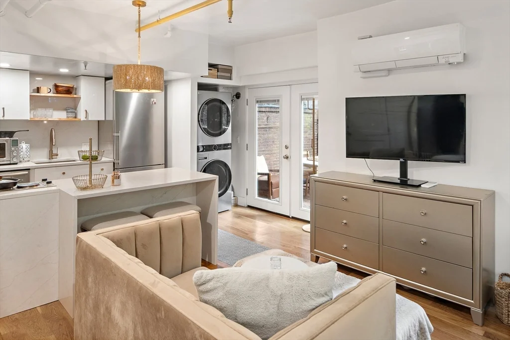 364 Marlborough St, Back Bay