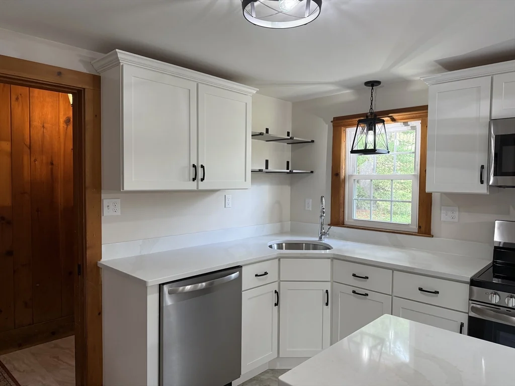 3 Crescent St, West Bridgewater