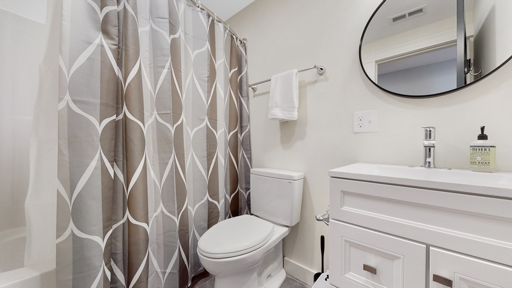 7 Chester Ave, Waltham