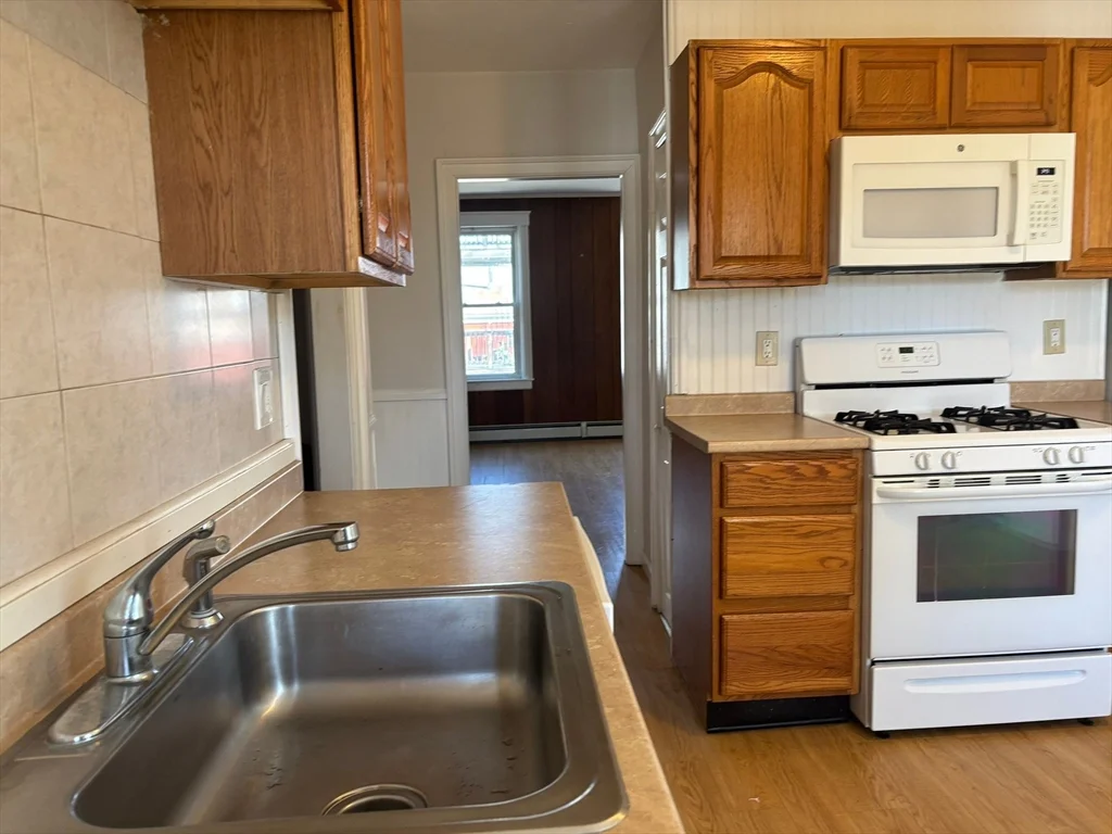 292 Providence Rd, Grafton