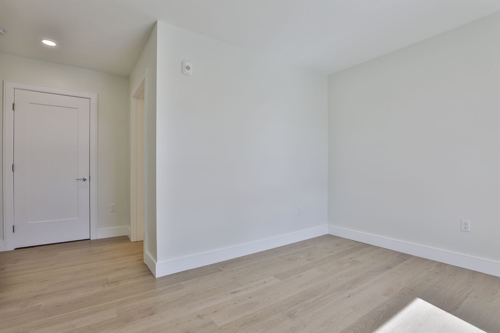 301 Border St, East Boston