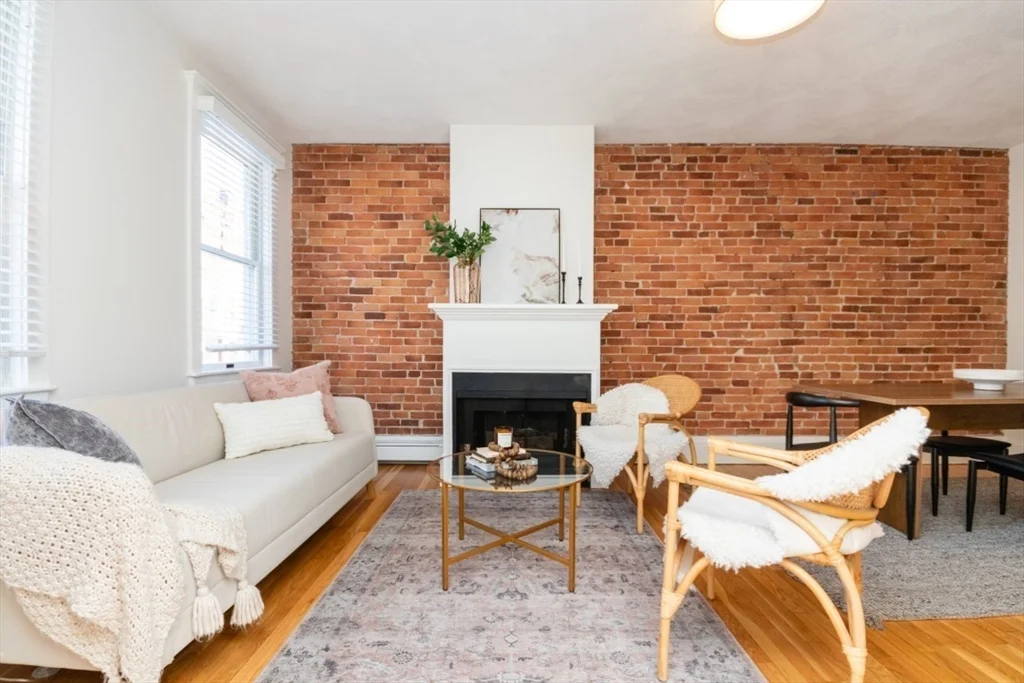 298A Bunker Hill St, Charlestown