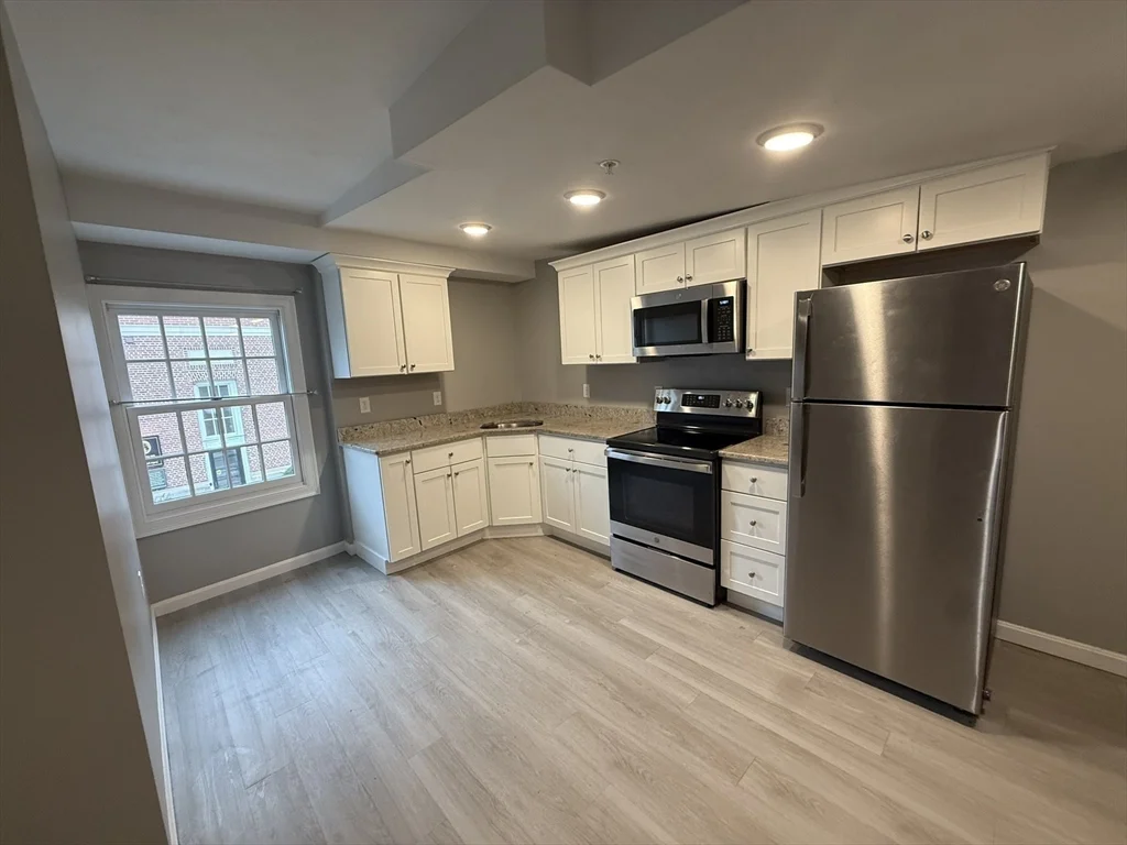 10 Leyden St, Plymouth