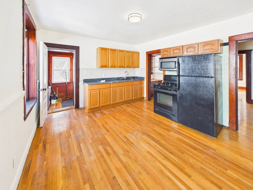 4 River St, East Dedham