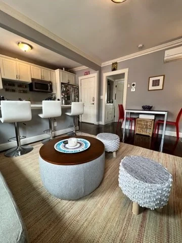 4 Centre Pl, Roxbury