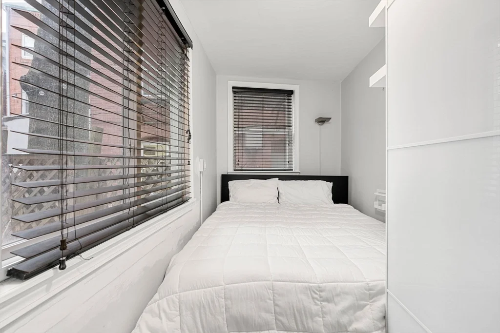 8 Moon St, North End