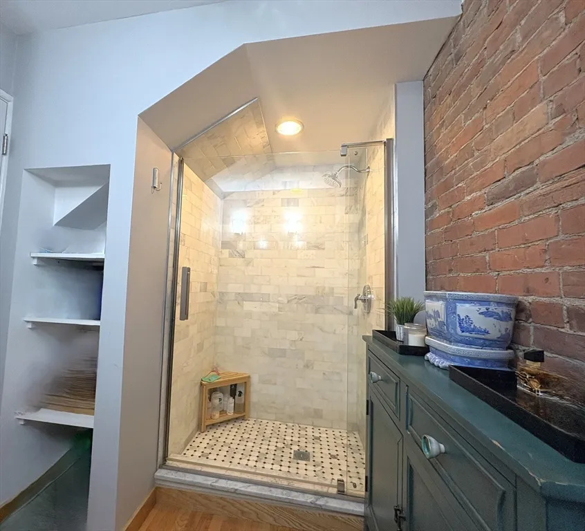 12 Cumberland St, Back Bay