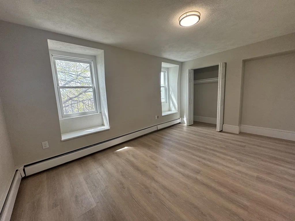 685 E 7th St, South Boston