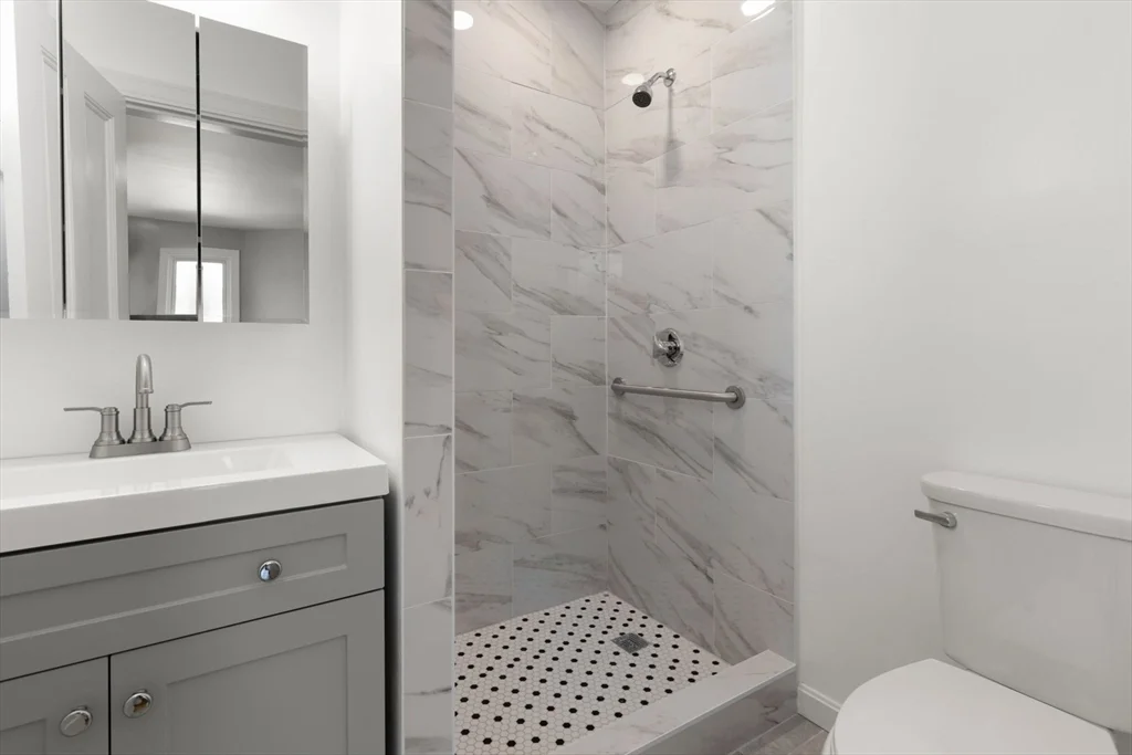 17 Shirley St, Quincy