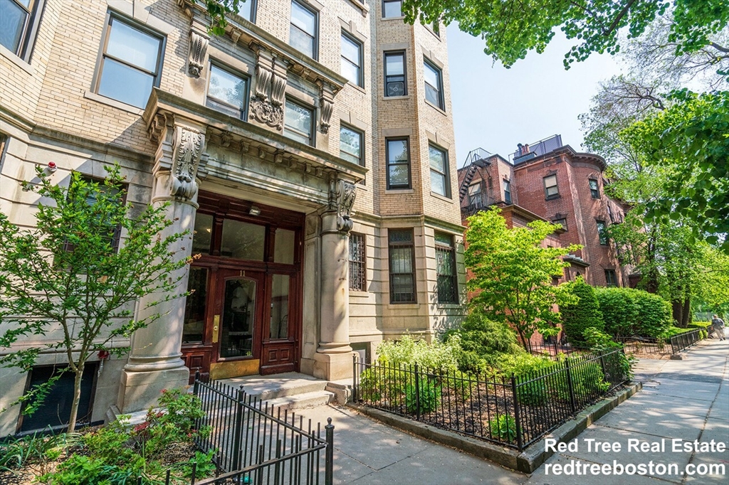 11 Queensberry St, Boston