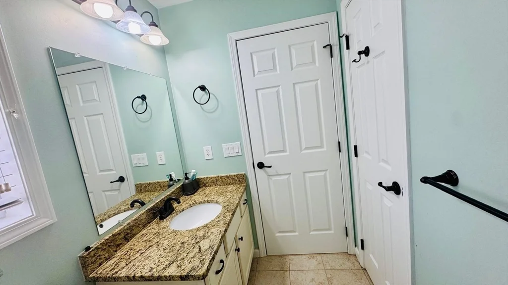 294 Hayden Rowe St, Hopkinton