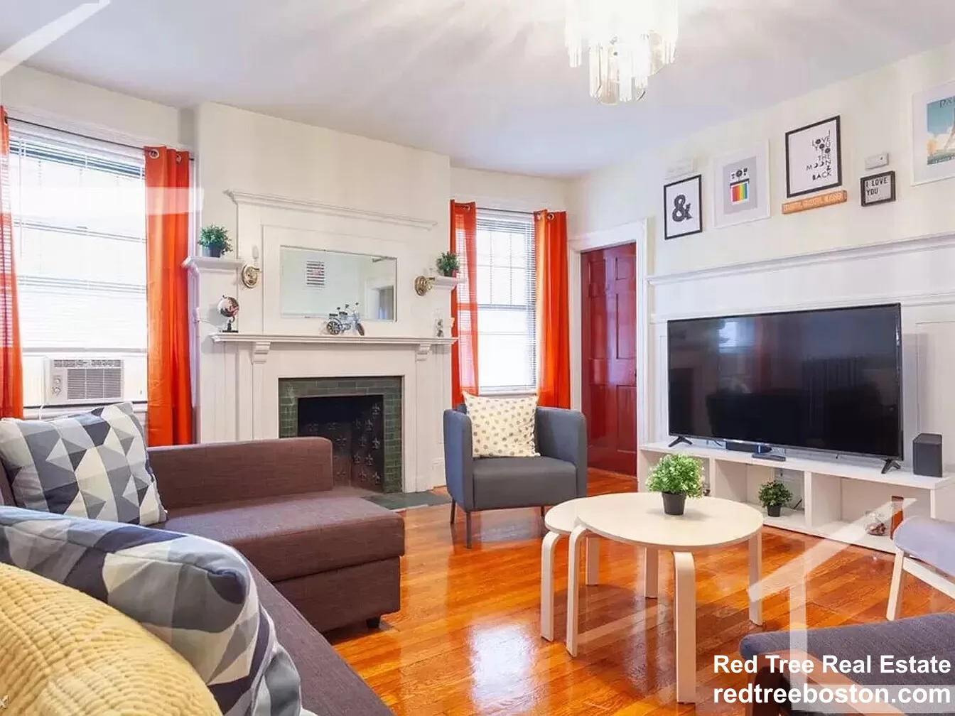1247 Beacon St, Coolidge Corner