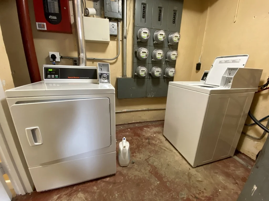 68 Readville, Hyde Park