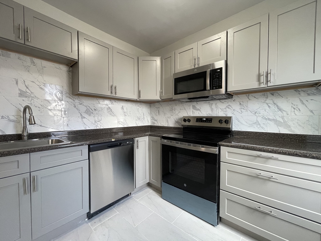 22 Douglas St, Worcester