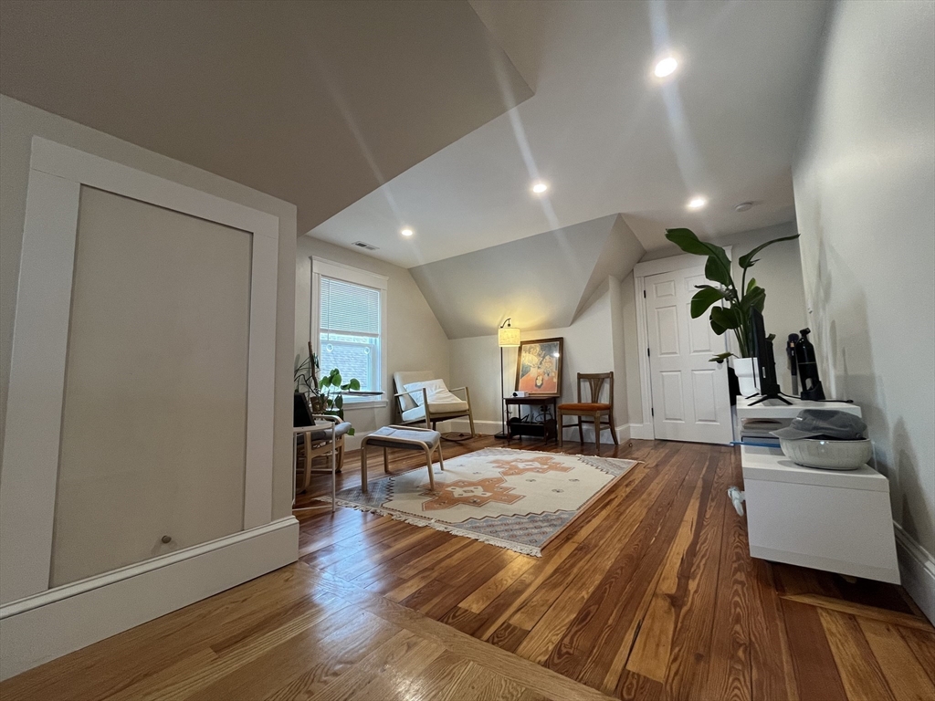 18 Colberg, Roslindale