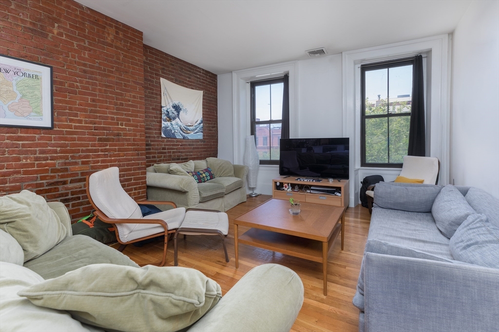 1662 Washington, South End