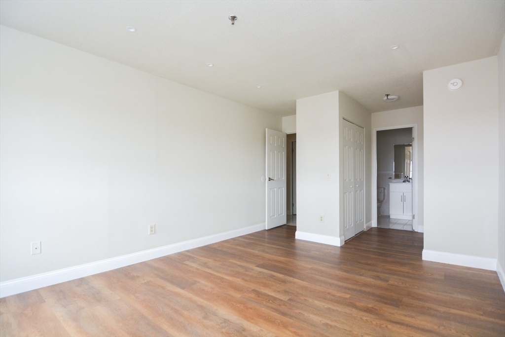 95 Audubon Rd, Wakefield