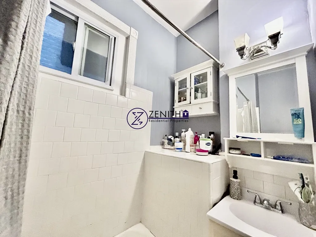 76 Phillips St, Beacon Hill