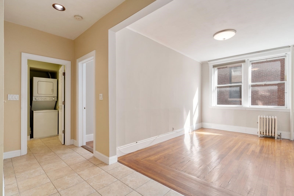 282 Newbury St, Back Bay