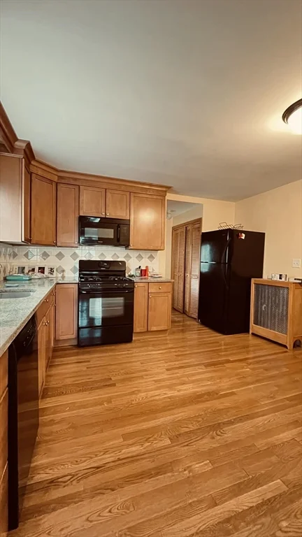 21 Lawrence Ln, Belmont