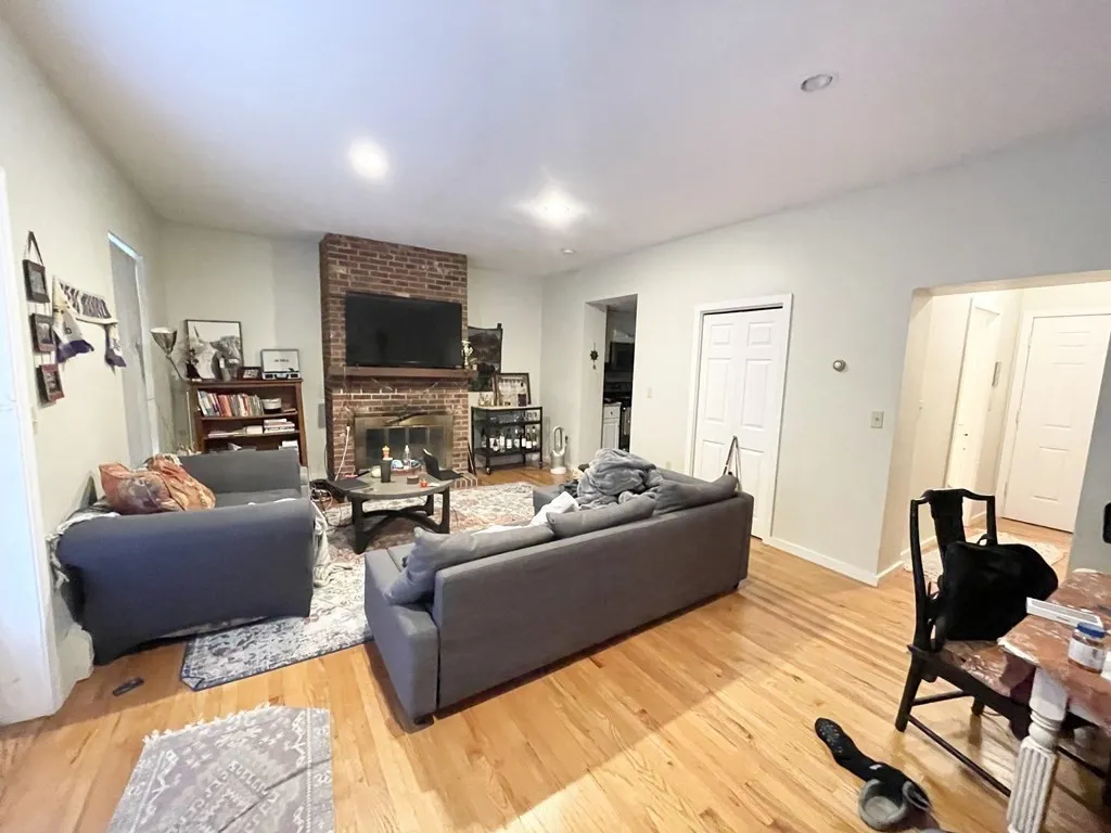 670 Massachussetts, South End